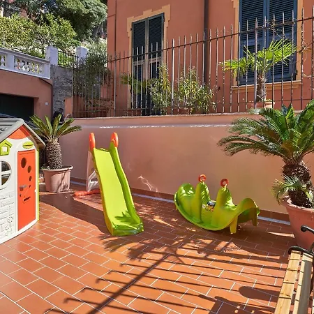 Natalina ホテル 2*