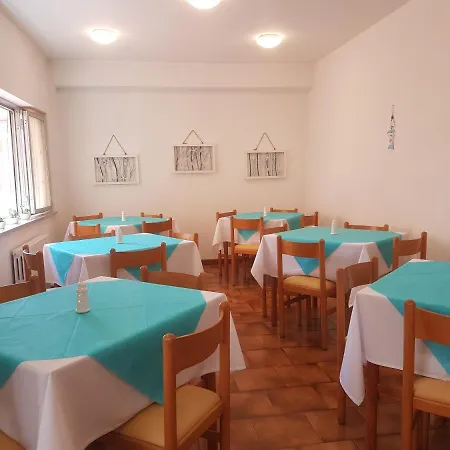 Natalina ホテル 2*