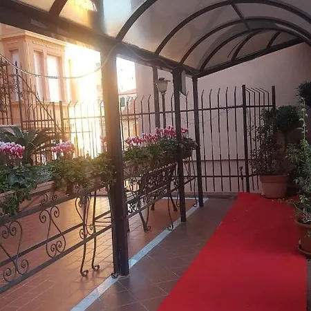 Natalina Hotel 2*